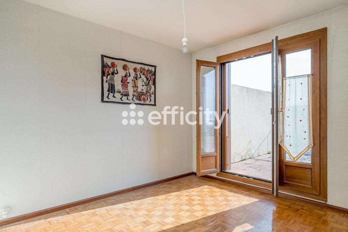 Appartement à MARSEILLE-2E