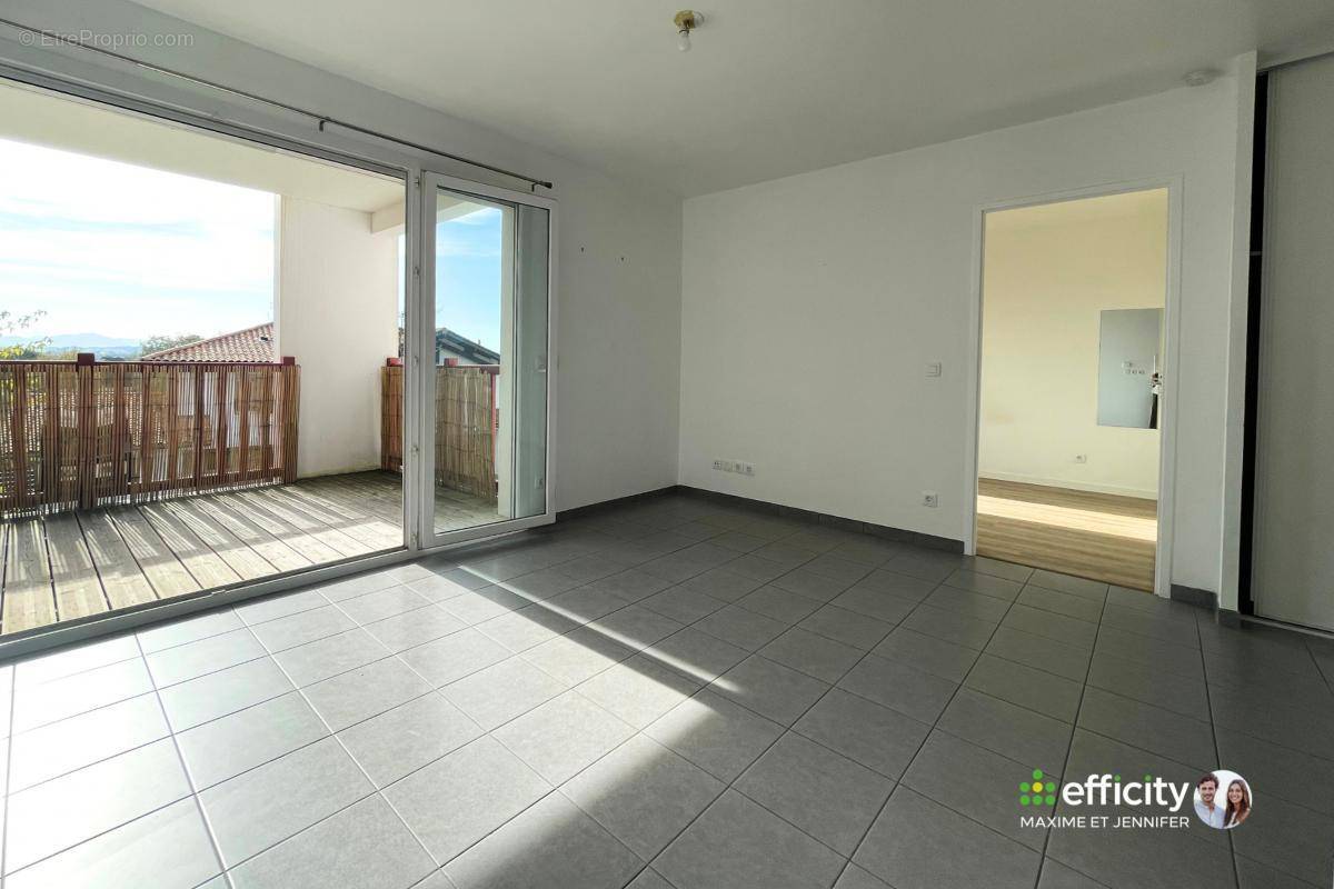 Appartement à VILLEFRANQUE