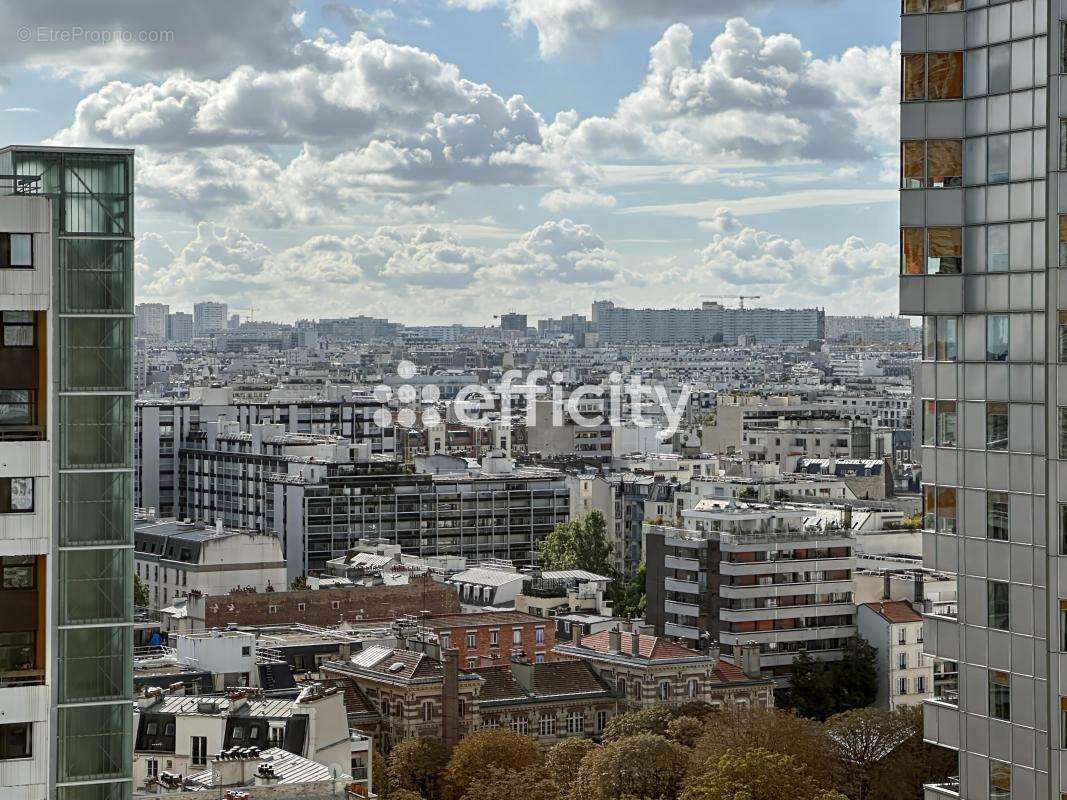 Appartement à PARIS-15E