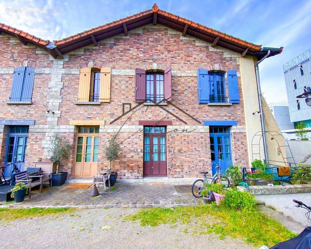 Maison à SAINT-DENIS