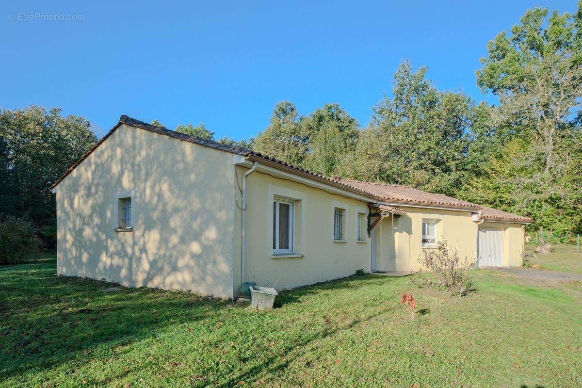 Maison à SAINT-LEON-SUR-L&#039;ISLE