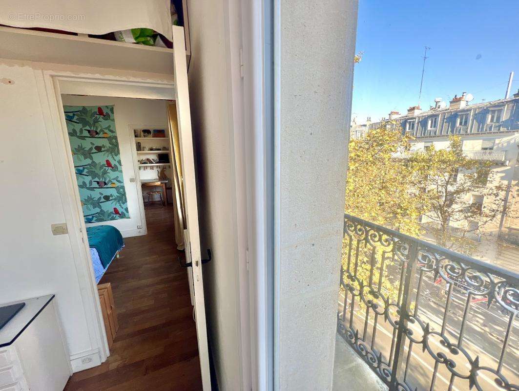 Appartement à PARIS-18E