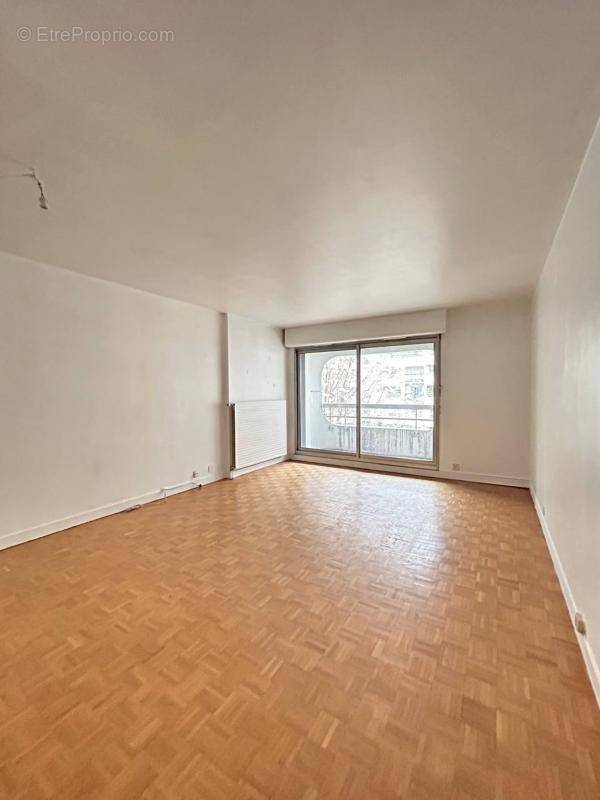 Appartement à PARIS-19E