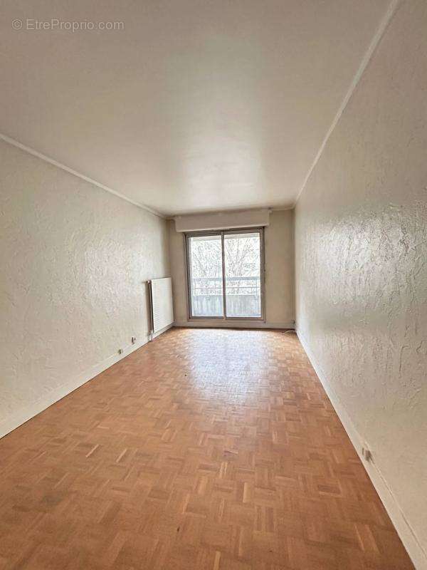 Appartement à PARIS-19E