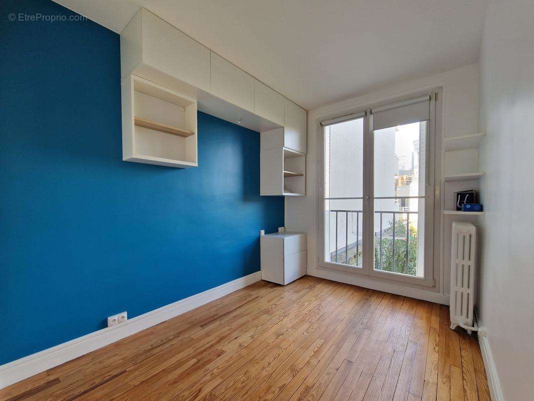 Appartement à COURBEVOIE