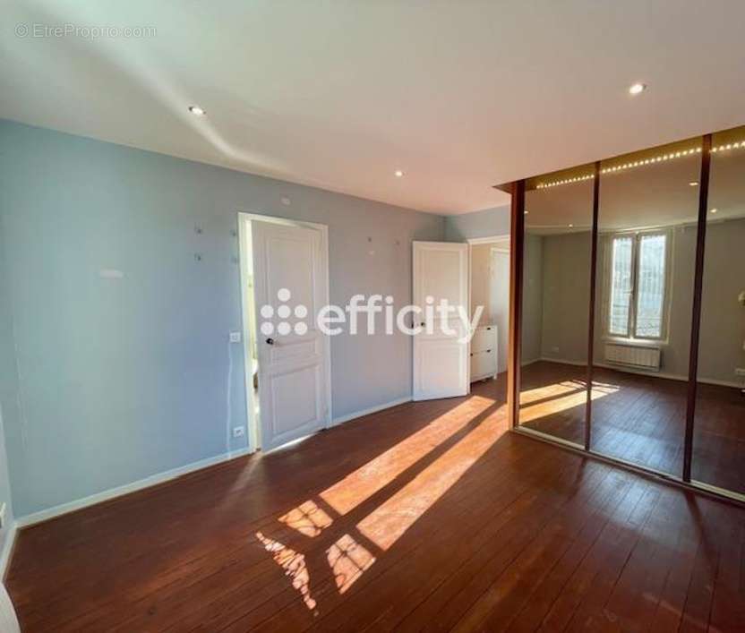 Appartement à LE RAINCY