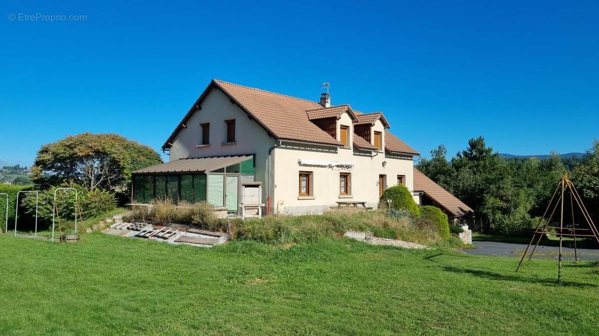 Maison à LE MALZIEU-VILLE