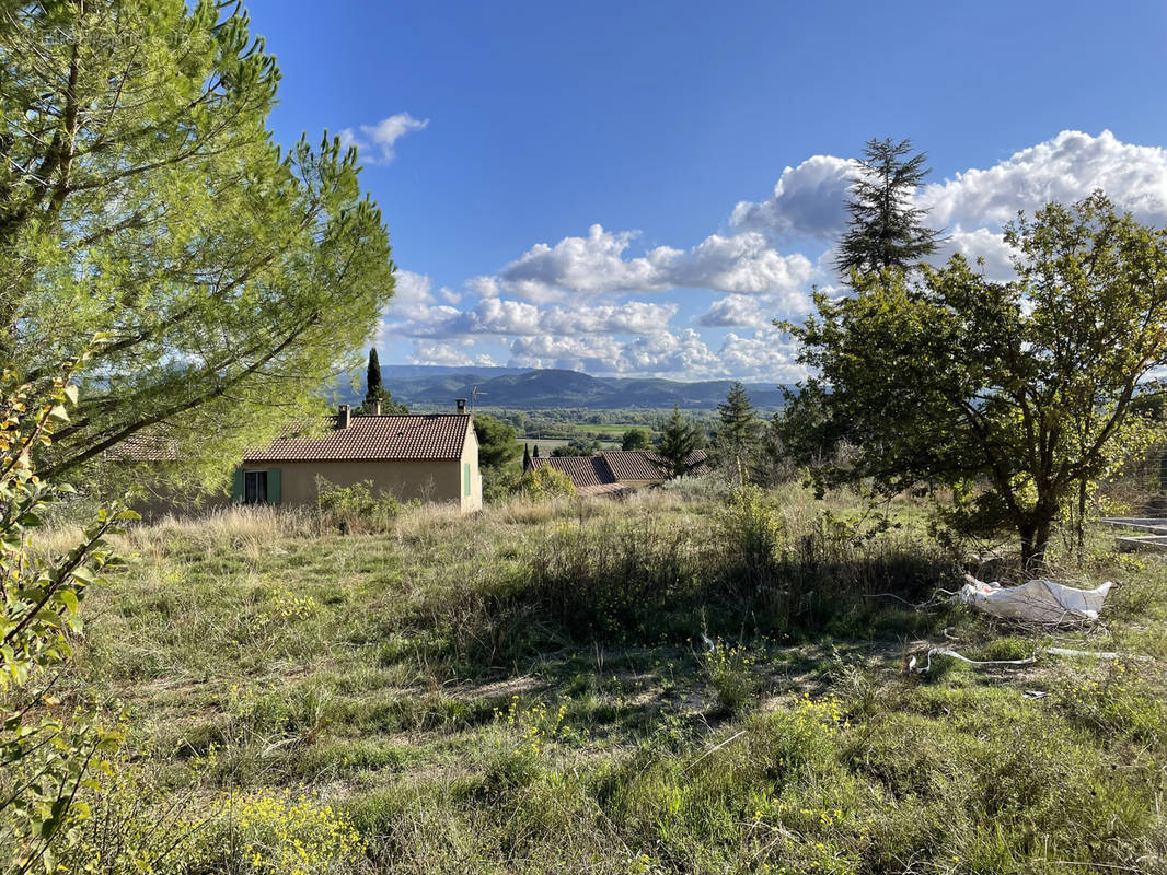 Terrain à PERTUIS