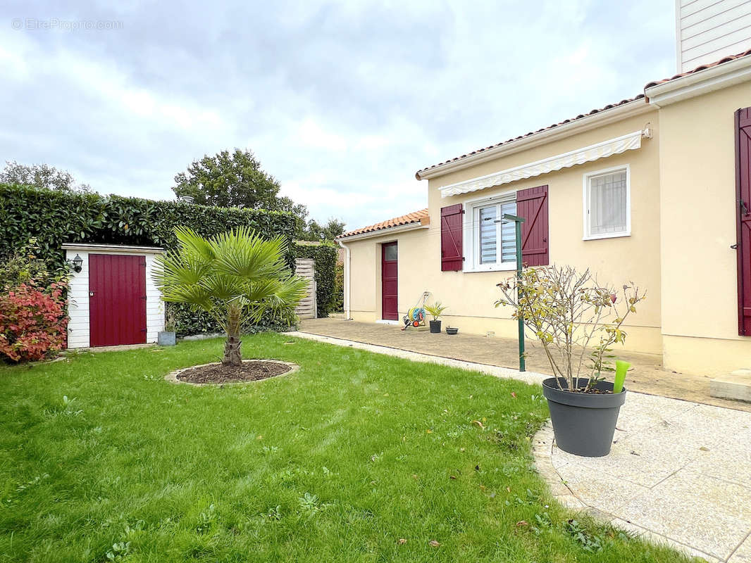 Maison à SAINT-JULIEN-L&#039;ARS