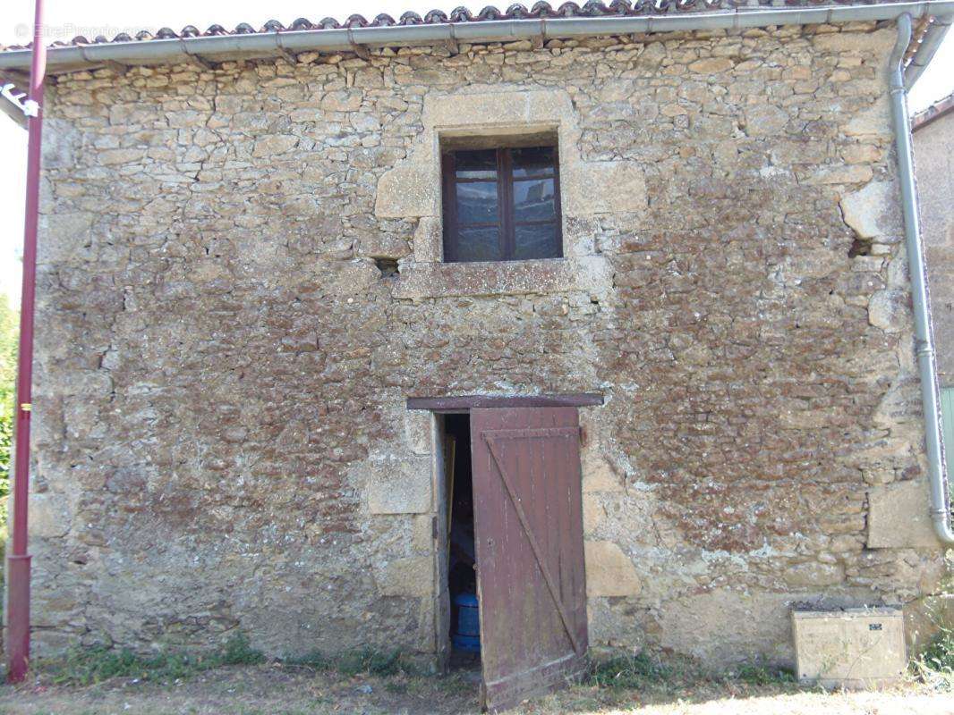 Maison à LA CHAPELLE-THIREUIL