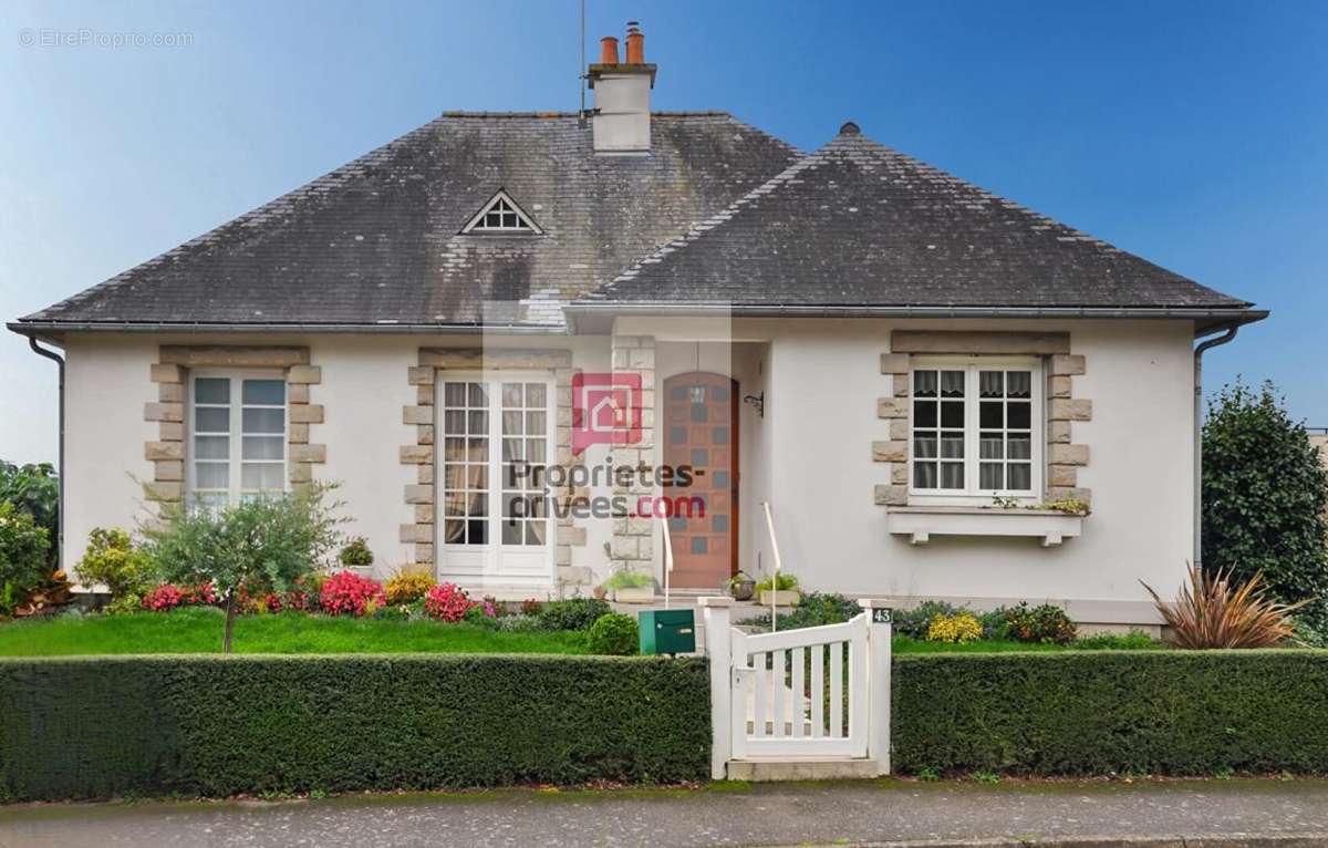 Maison à COSSE-LE-VIVIEN