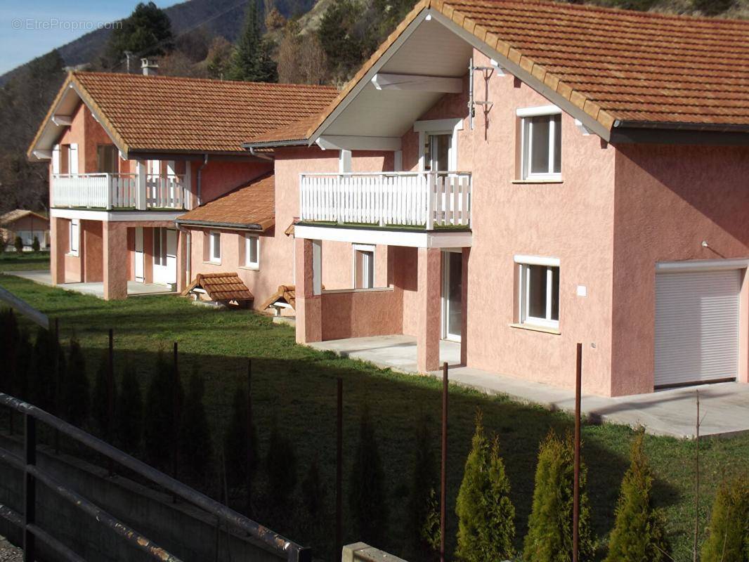 Maison à LA ROCHE-DES-ARNAUDS