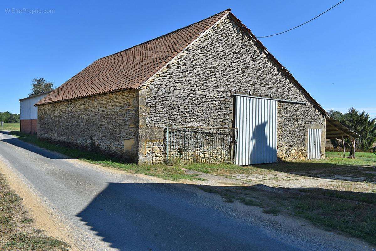 Maison à SAINT-GENIES