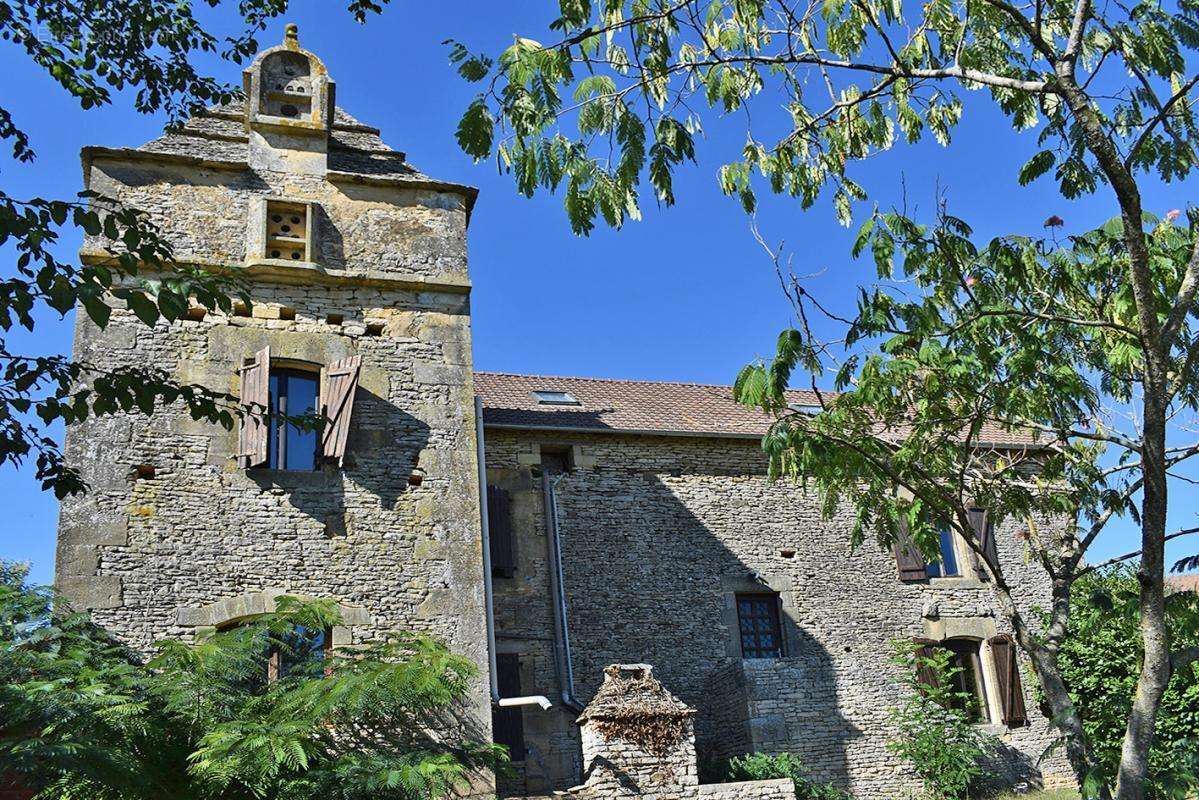 Maison à SAINT-GENIES