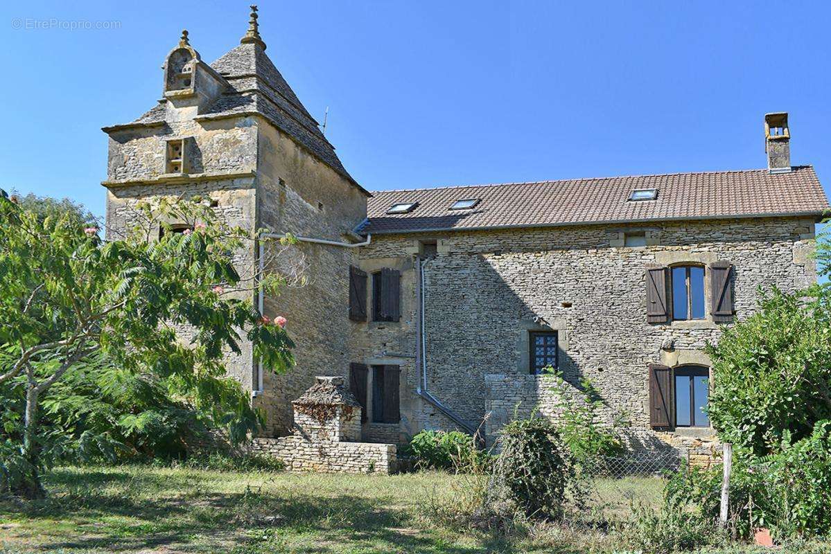 Maison à SAINT-GENIES