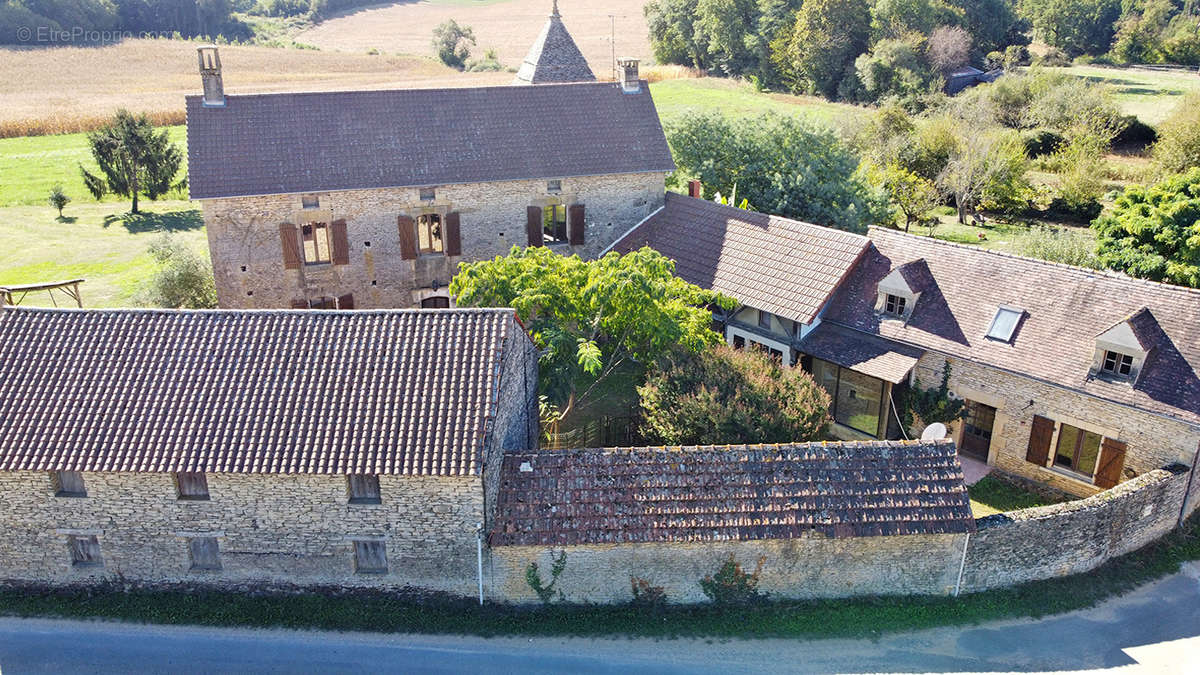 Maison à SAINT-GENIES