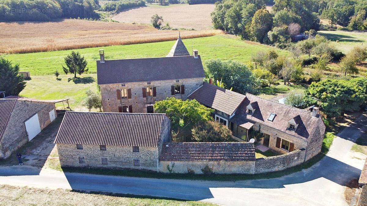 Maison à SAINT-GENIES