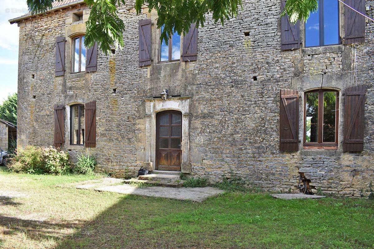 Maison à SAINT-GENIES