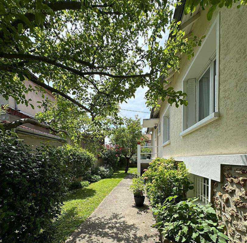 Maison à VAIRES-SUR-MARNE