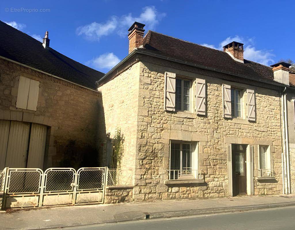 Maison à CHERVEIX-CUBAS