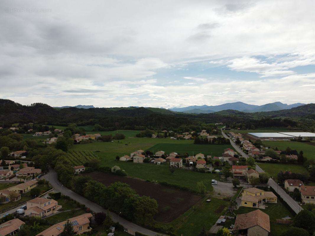 Terrain à LARAGNE-MONTEGLIN