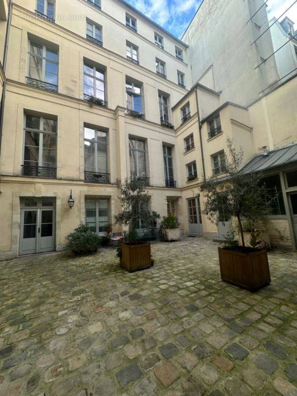 Appartement à PARIS-4E