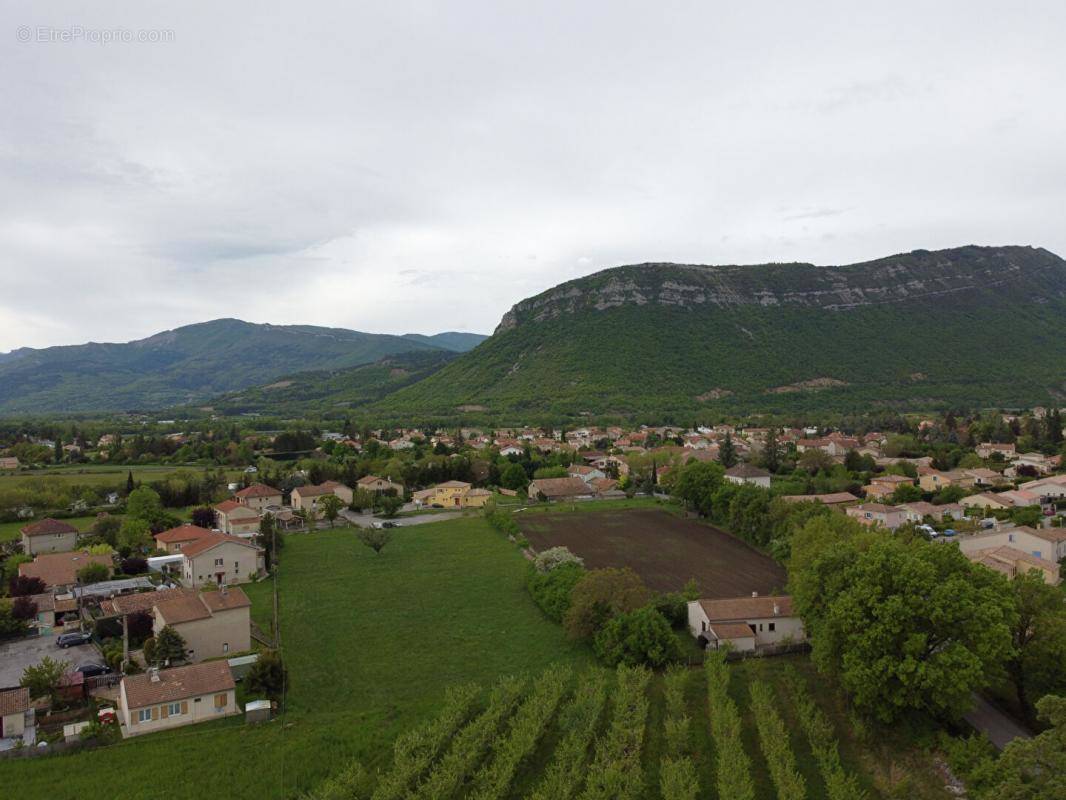 Terrain à LARAGNE-MONTEGLIN