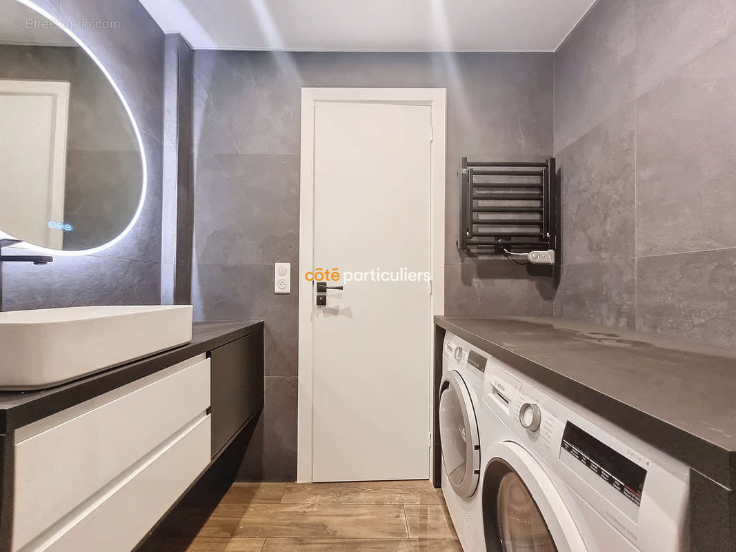 Appartement à PARIS-15E