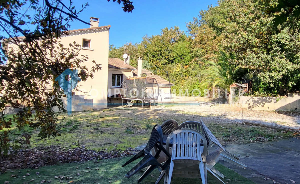 Maison à VEZENOBRES