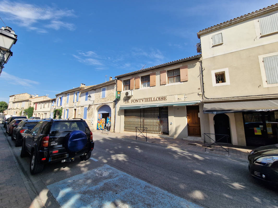 Commerce à FONTVIEILLE