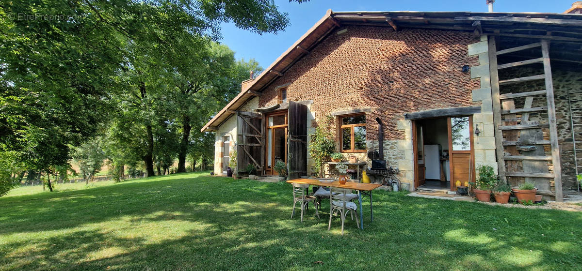 Maison à MOUZON