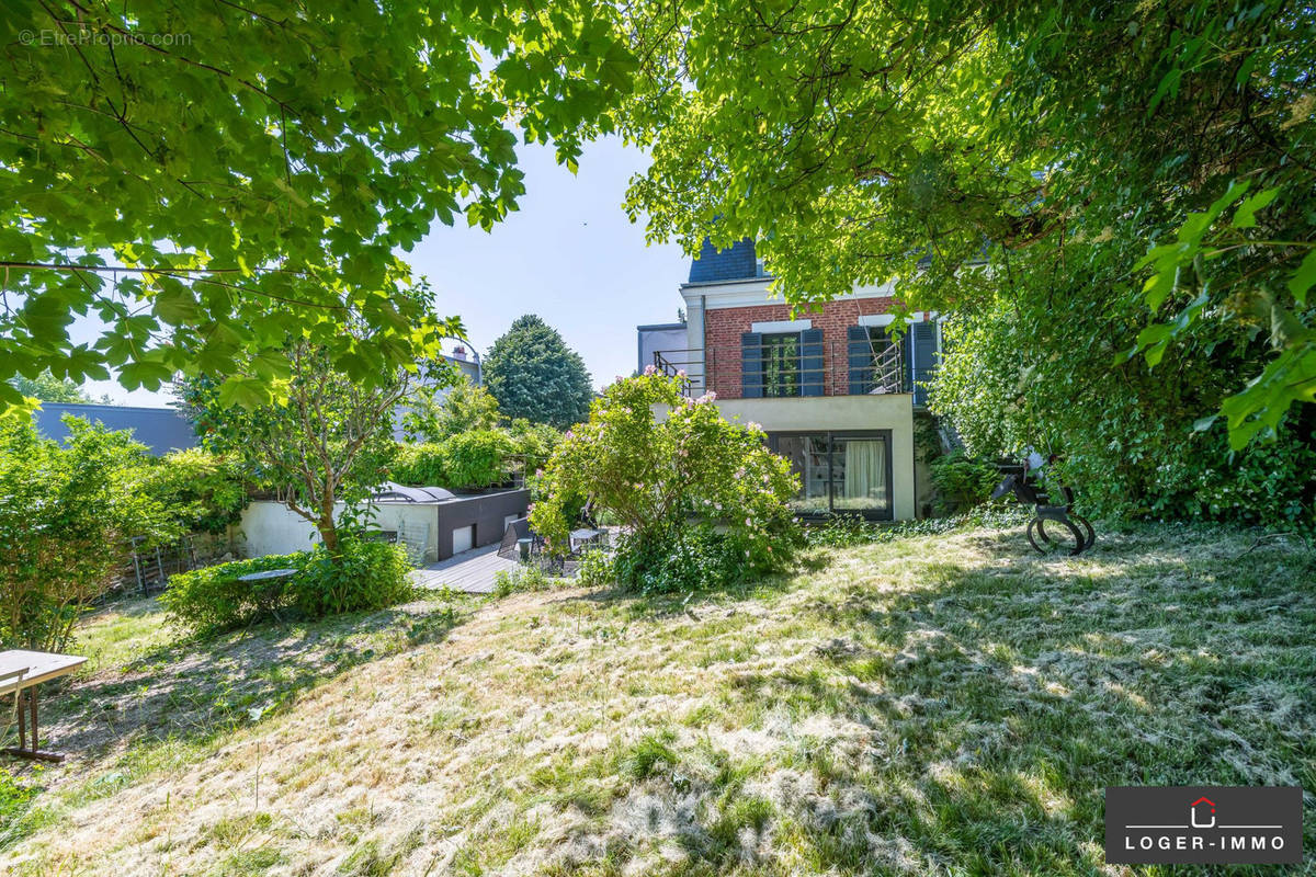 Maison à LE PERREUX-SUR-MARNE