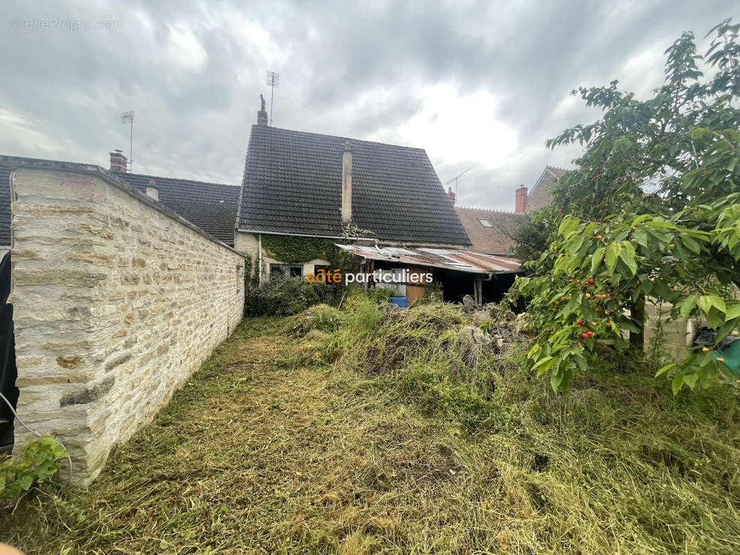 Maison à SAINT-AMAND-MONTROND