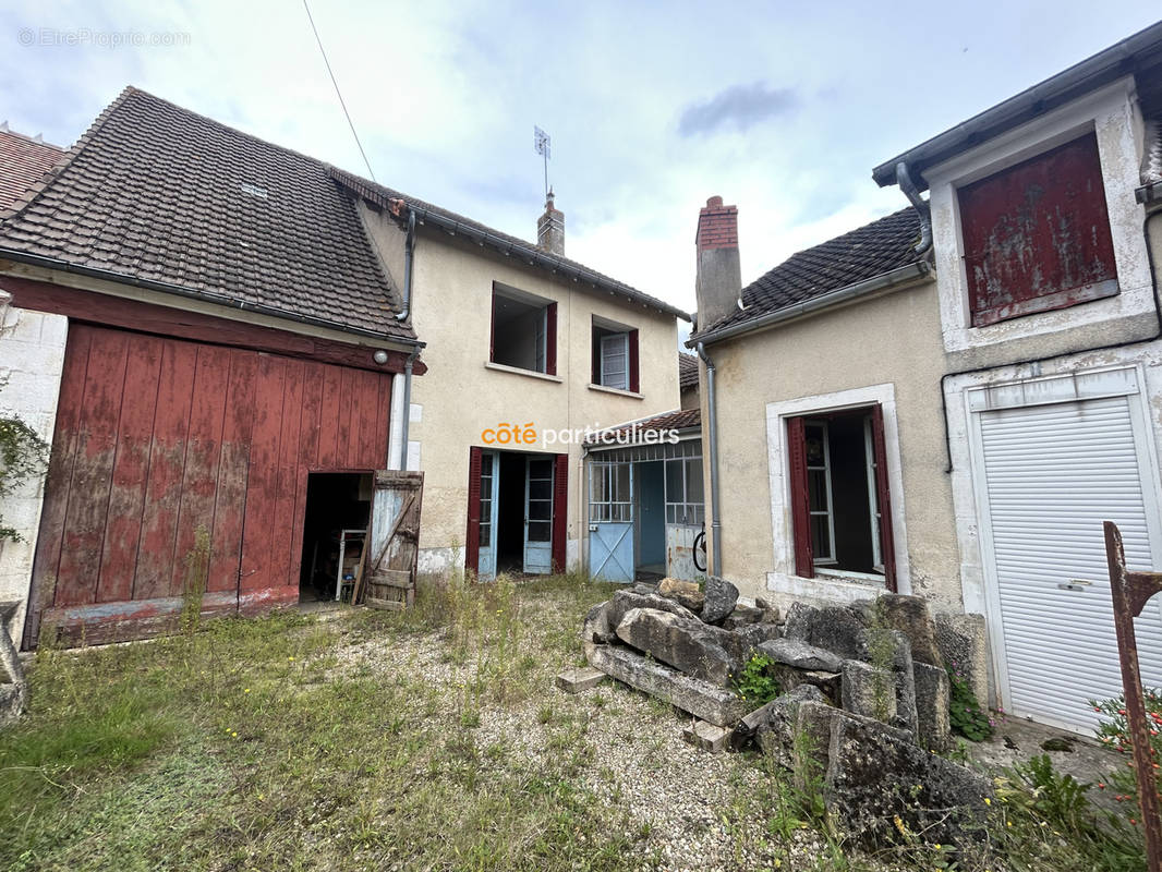 Maison à SAINT-AMAND-MONTROND