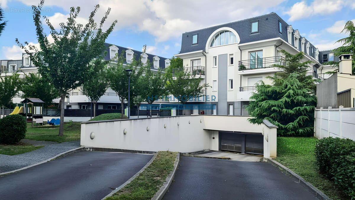 Appartement à SARTROUVILLE