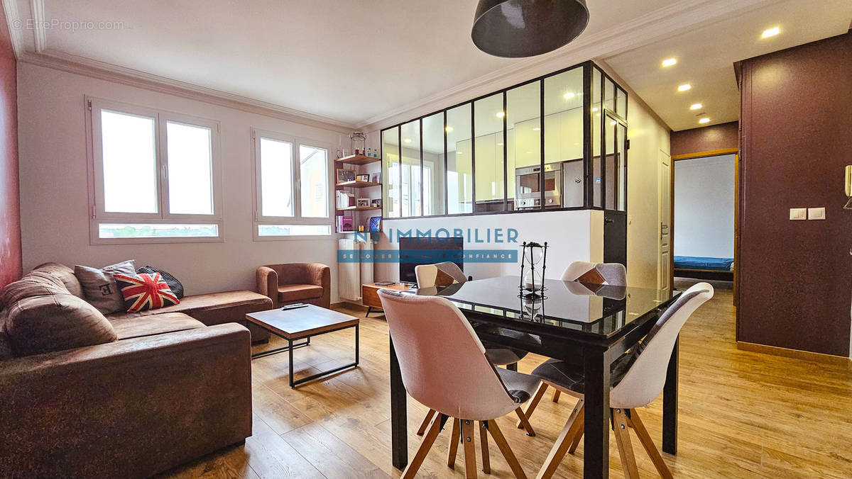 Appartement à SARTROUVILLE