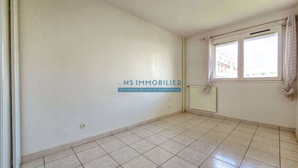 Appartement à SARTROUVILLE