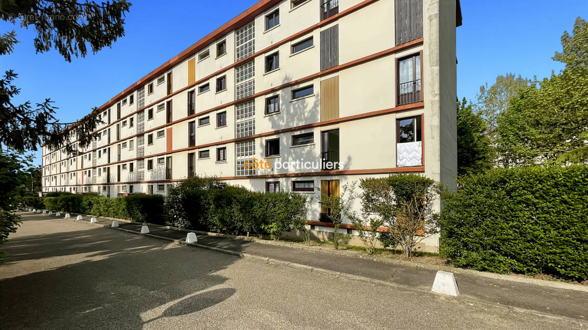 Appartement à BRIE-COMTE-ROBERT