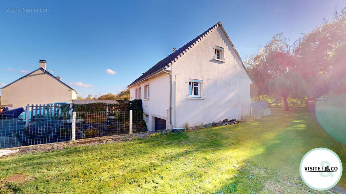 Maison à LE MOLAY-LITTRY