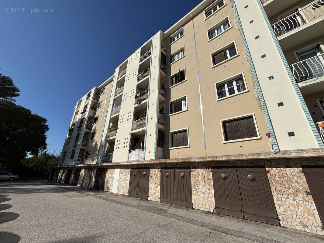 Parking à TOULON