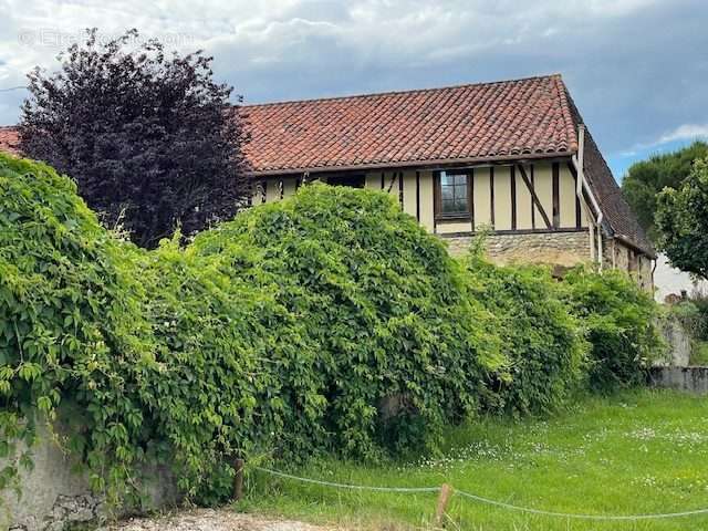 Maison à MADIRAN