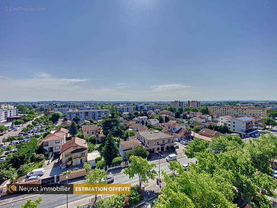 Appartement à BRON