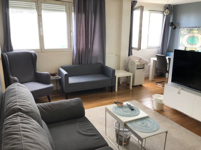 Appartement à COURBEVOIE