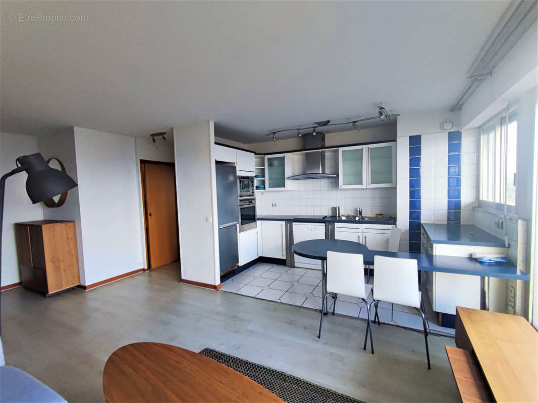 Appartement à COURBEVOIE