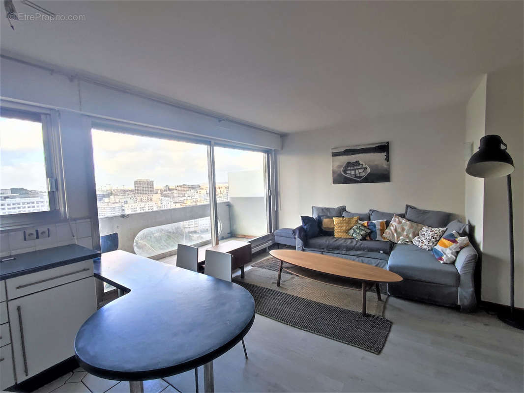 Appartement à COURBEVOIE