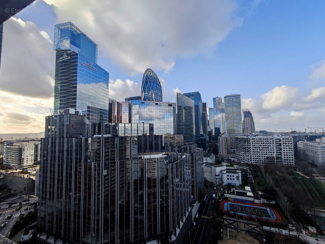 Appartement à COURBEVOIE