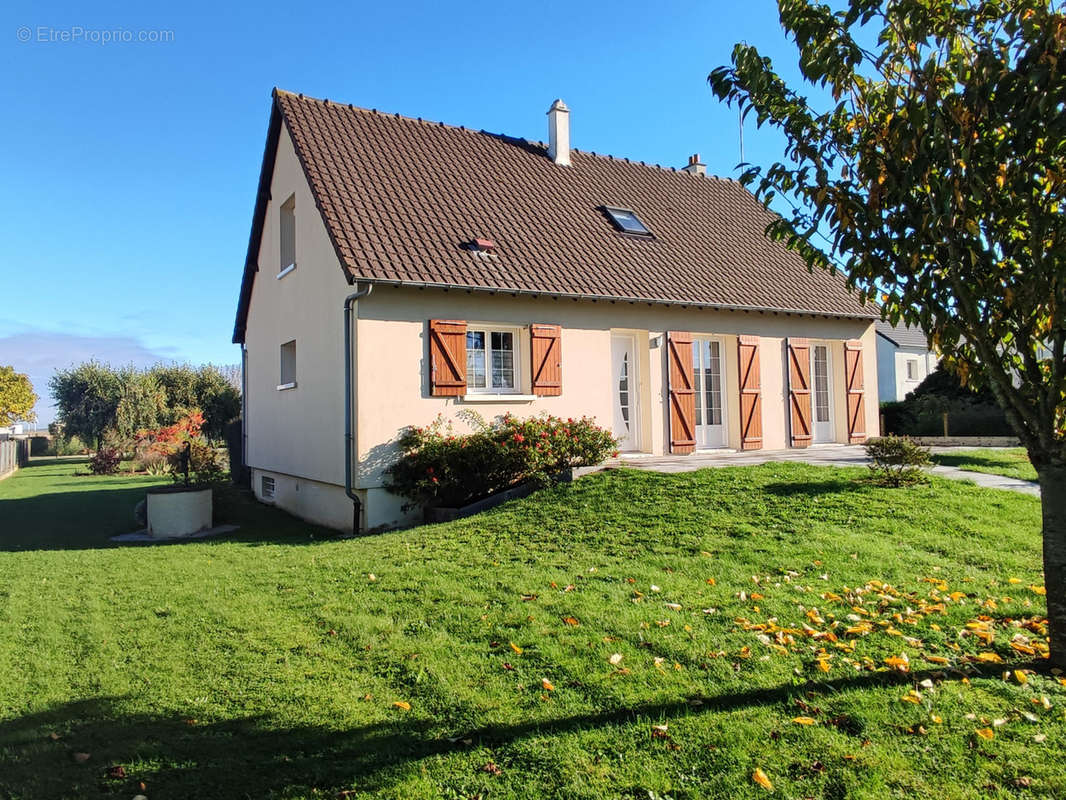 Maison à AUNEAU