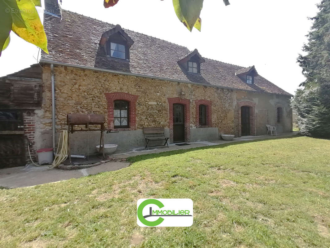 Maison à SEMUR-EN-VALLON