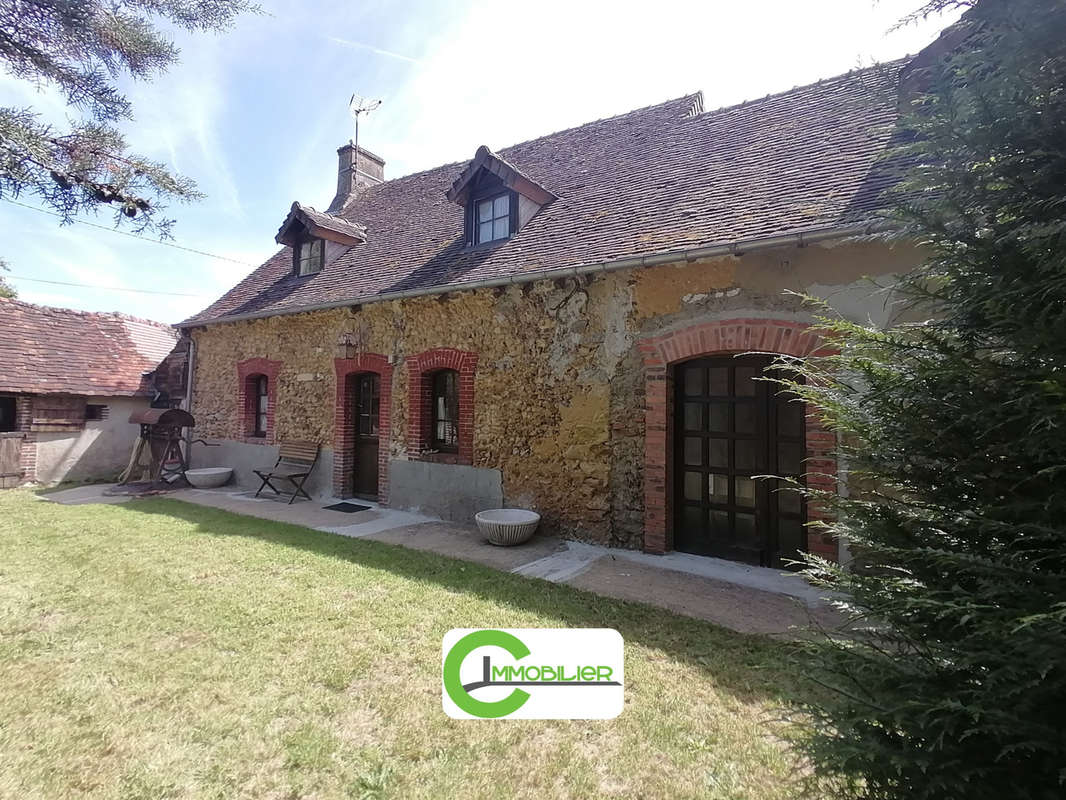 Maison à SEMUR-EN-VALLON