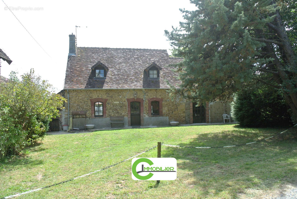 Maison à SEMUR-EN-VALLON